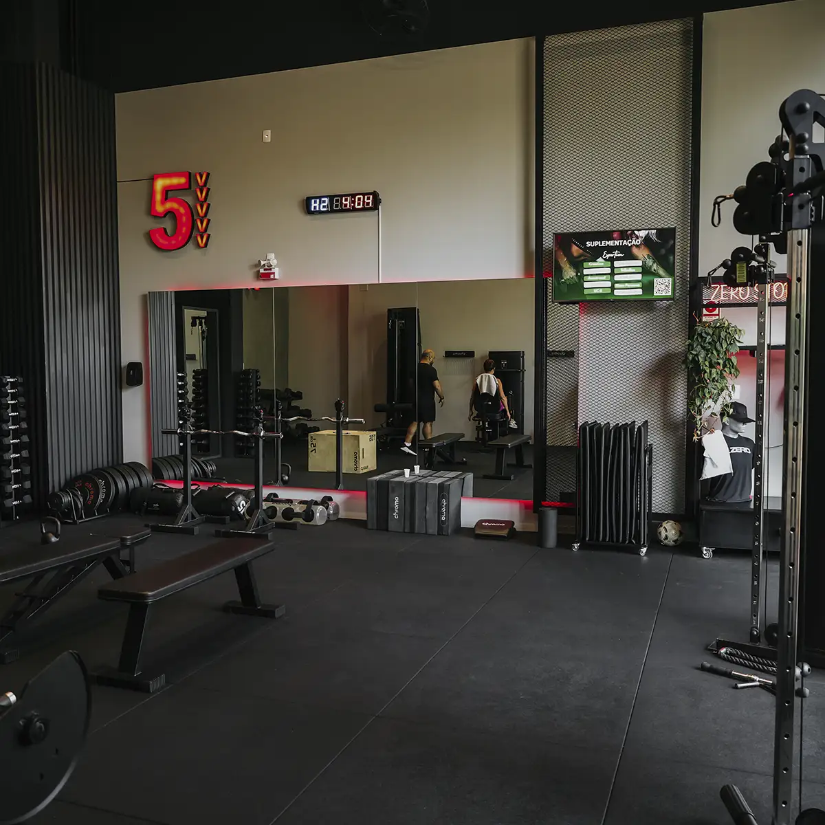 Detalhe da área de treino HIIT da Zero HIIT House